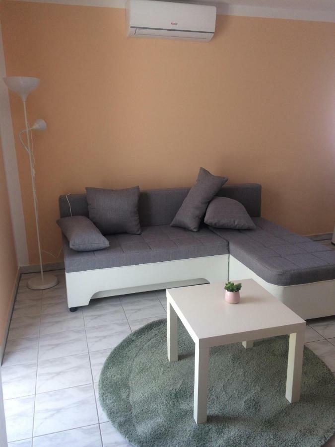 Obiteljski Apartman Filip U Blizini Plaze Za Djecu New Translation Exteriér fotografie