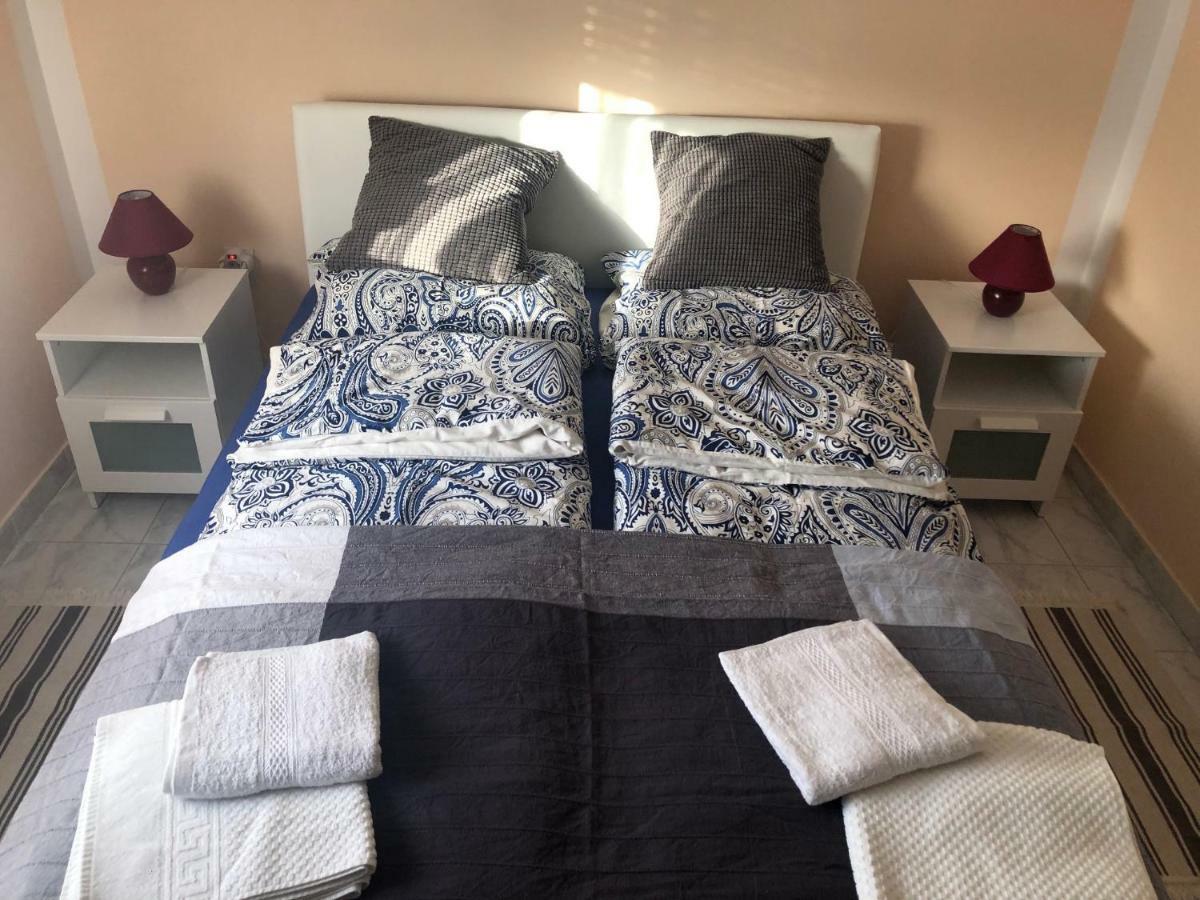 Obiteljski Apartman Filip U Blizini Plaze Za Djecu New Translation Exteriér fotografie